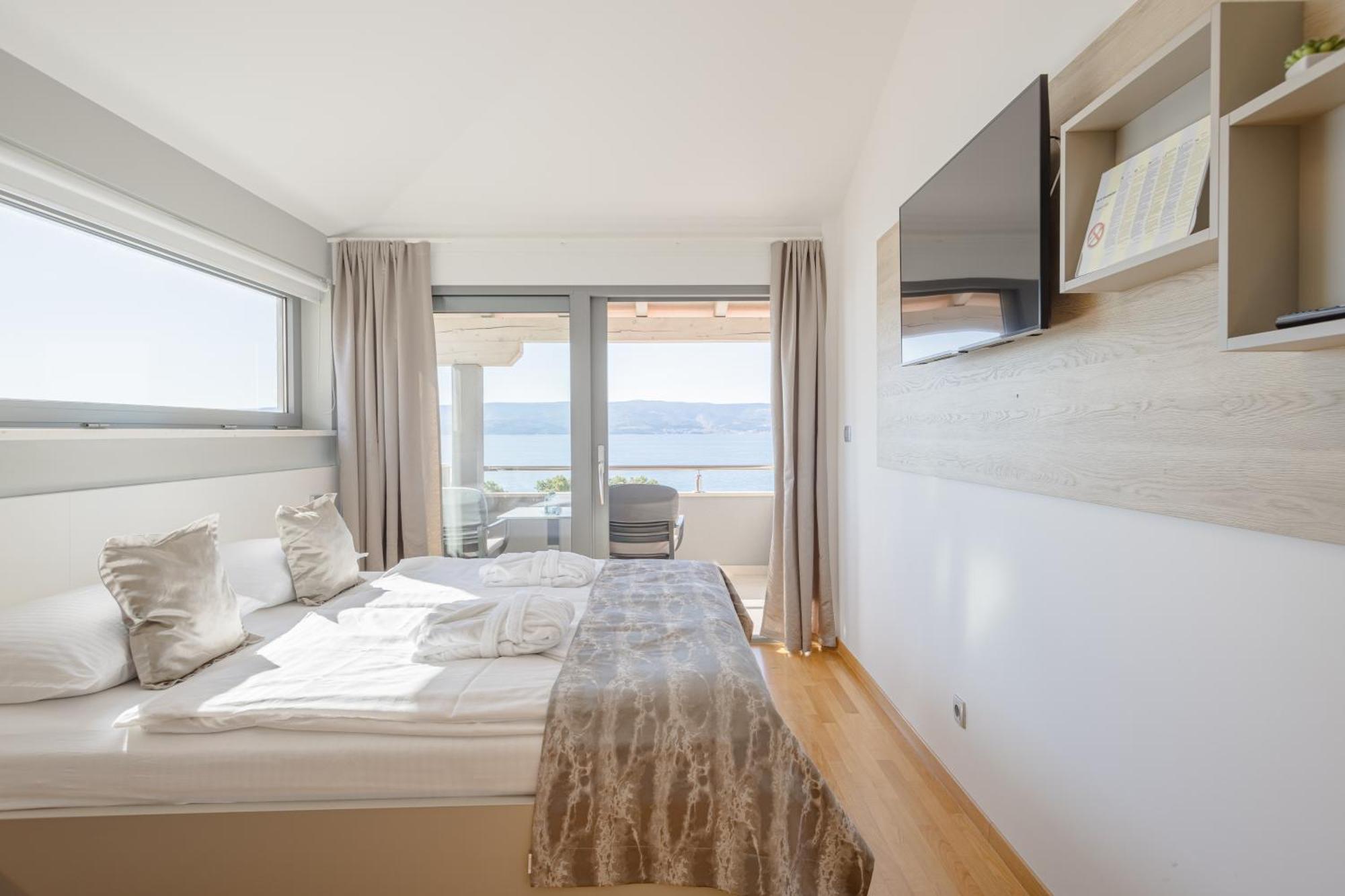 Rogac Rooms & Restaurant Omiš Kültér fotó