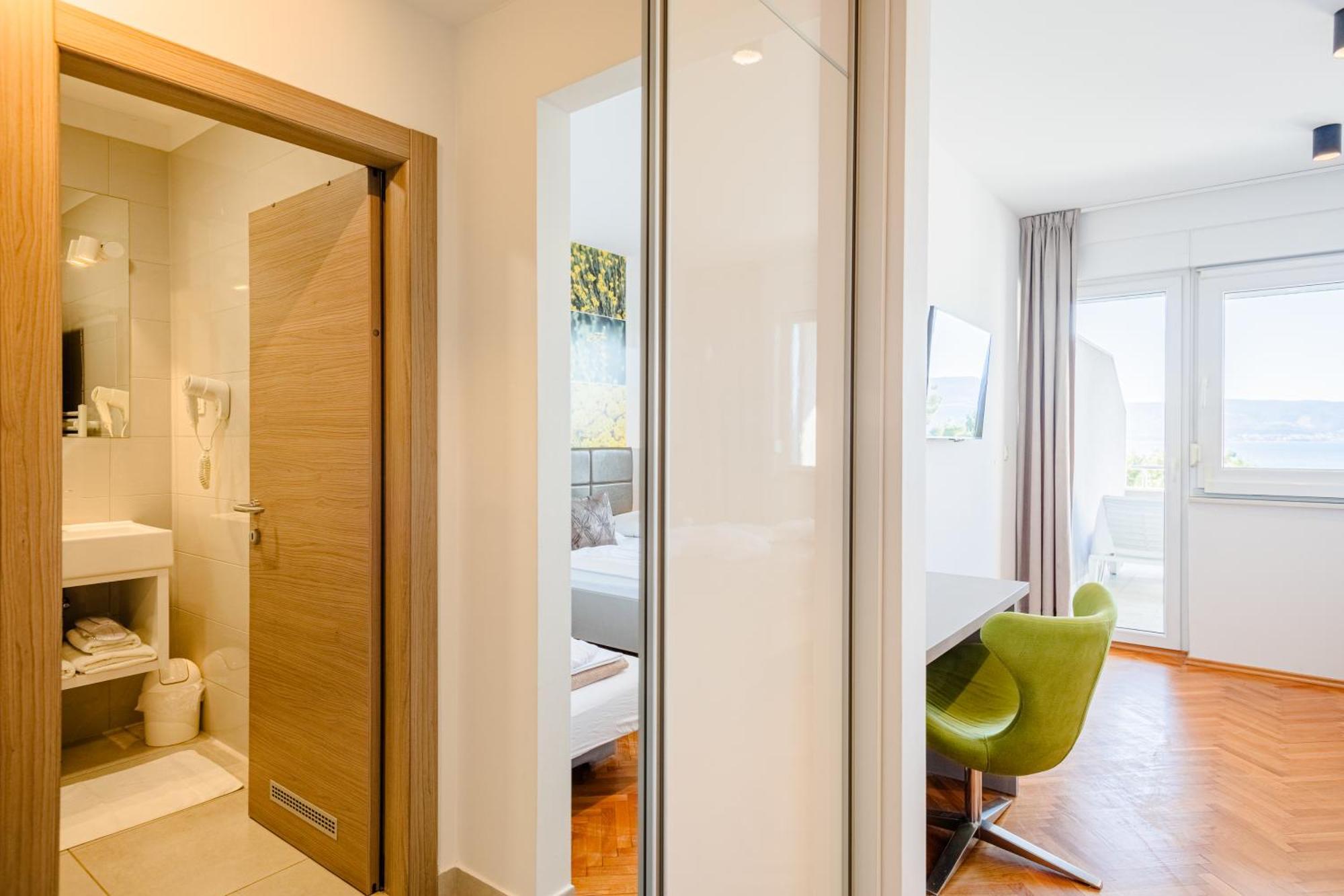 Rogac Rooms & Restaurant Omiš Kültér fotó