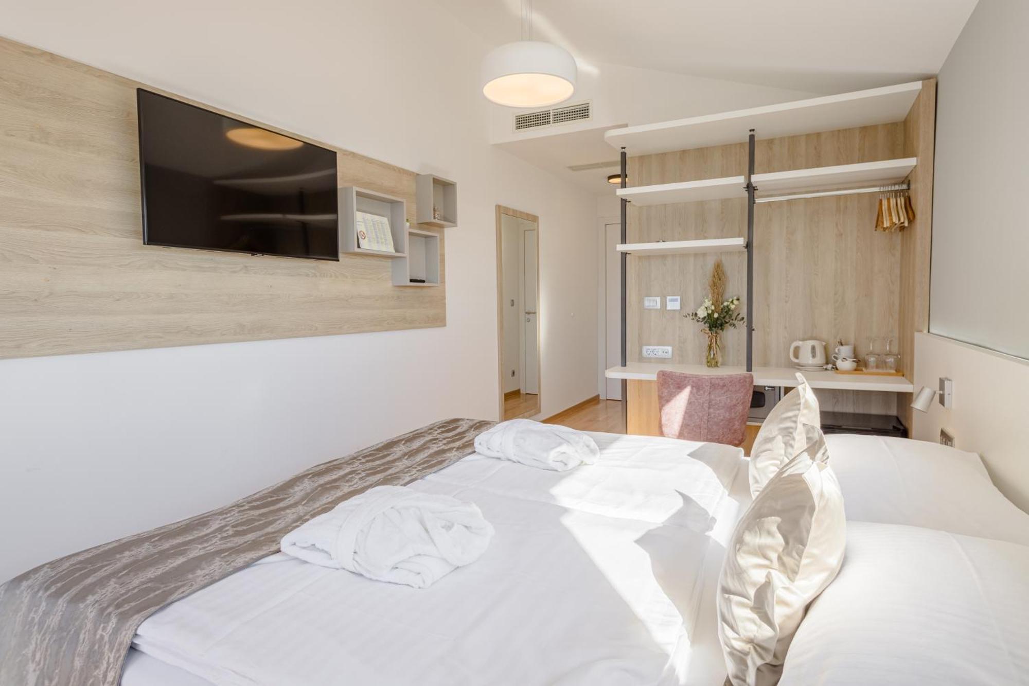 Rogac Rooms & Restaurant Omiš Kültér fotó